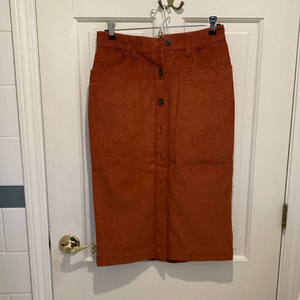 Brand new ladies GAP corduroy skirt.
